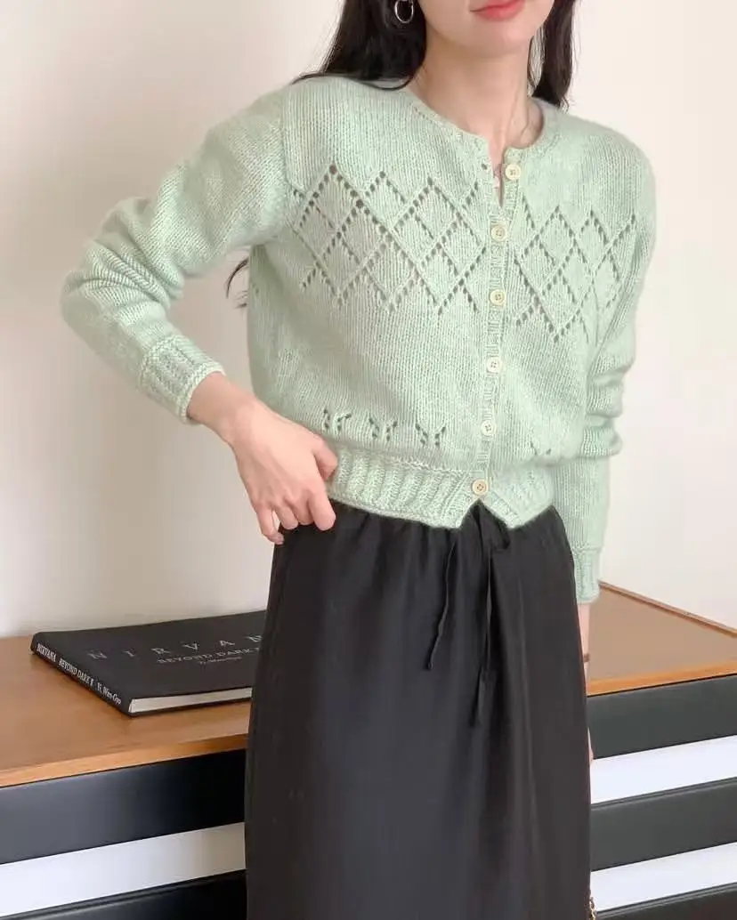 High quality knitted sweater link long sleeved knitted sweater with small fragrance and fashionable hollow out style
High quality knitted sweater link long sleeved knitted sweater with small fragrance and fashionable hollow out style