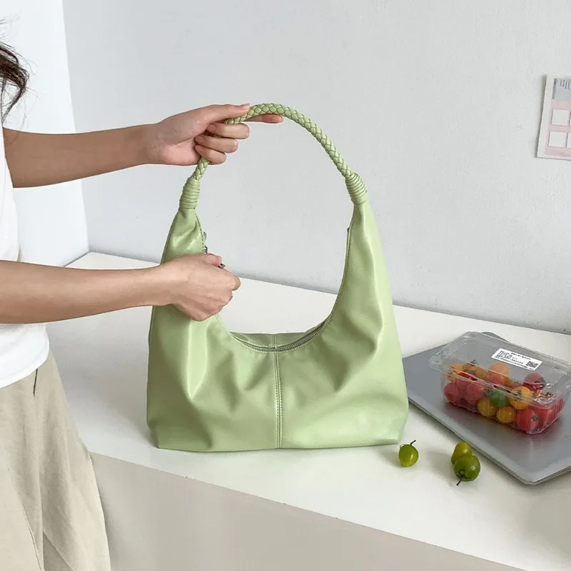 Korean-style Simple Soft PU Leather Hobo Shoulder Bag Large Capacity Solid Color for Commute Shopping Dating, Party 2026 Summer
Korean-style Simple Soft PU Leather Hobo Shoulder Bag Large Capacity Solid Color for Commute Shopping Dating, Party 2026 Summer