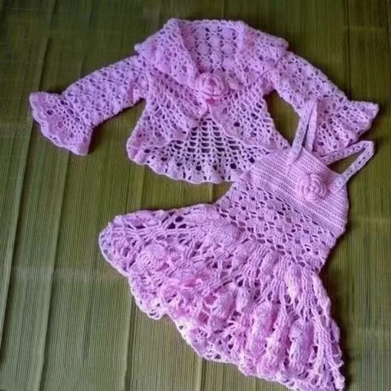 Handmade Woven Girls' Clothes Children's Sweaters Knitted Vests Tops Suspenders Skirts Suspenders Shawls Two-piece Set
Handmade Woven Girls' Clothes Children's Sweaters Knitted Vests Tops Suspenders Skirts Suspenders Shawls Two-piece Set