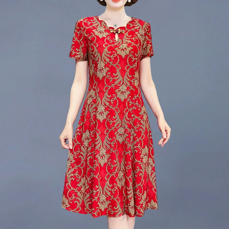 Новое летнее платье Cheongsam с короткими рукавами, 2025 год, ретро-китайский стиль, платья с цветочным принтом для среднего возраста
Новое летнее платье Cheongsam с короткими рукавами, 2025 год, ретро-китайский стиль, платья с цветочным принтом для среднего возраста