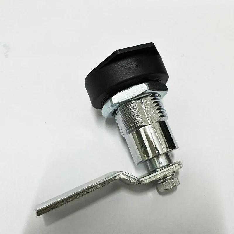 Треугольный замок MS816, хромированный замок с язычком расширения, светодиодный водонепроницаемый ящик, производители специальных замков, можно напрямую настройку
Треугольный замок MS816, хромированный замок с язычком расширения, светодиодный водонепроницаемый ящик, производители специальных замков, можно напрямую настройку