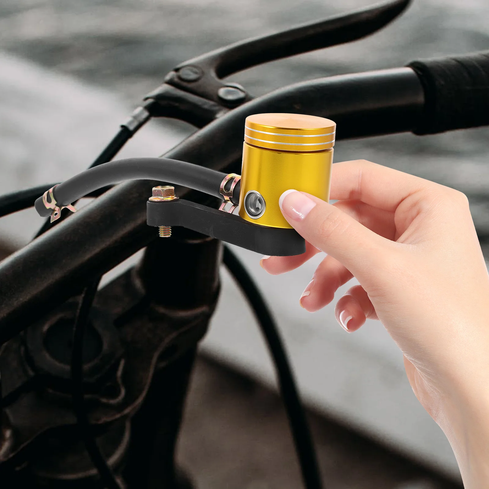 1 Set Motorcycle Brake Oil Cup Aluminum Alloy Plastic Reservoir Tank Direct Push Split Bracket Cnc Machined Durable Lightweight
1 Set Motorcycle Brake Oil Cup Aluminum Alloy Plastic Reservoir Tank Direct Push Split Bracket Cnc Machined Durable Lightweight