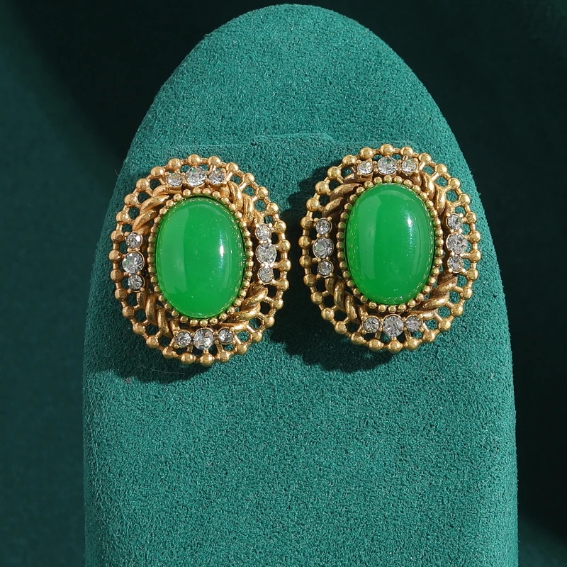 Vintage Green Glass Oval Stud Earrings Crystal Rhinestones Gold Color Wedding Antique Jewelry Aesthetic Statement for Women 2025
Vintage Green Glass Oval Stud Earrings Crystal Rhinestones Gold Color Wedding Antique Jewelry Aesthetic Statement for Women 2025