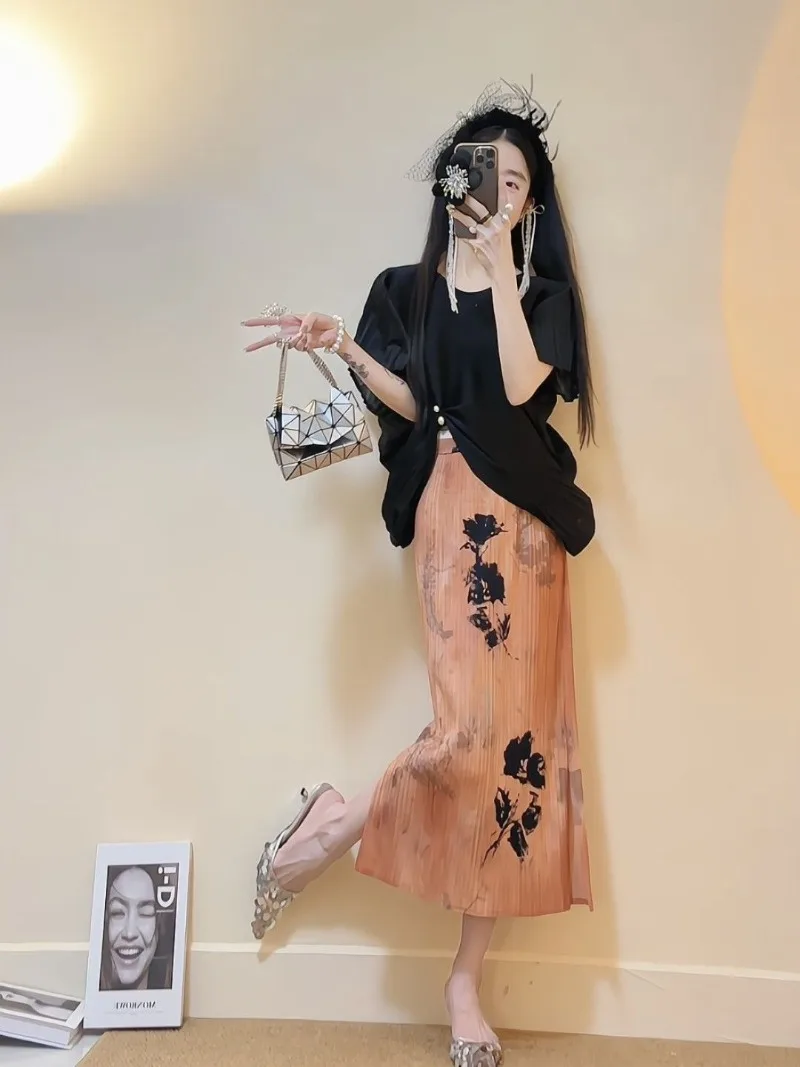High end pleated suit, half skirt, medium sleeved top, casual and stylish two-piece set, new summer style
High end pleated suit, half skirt, medium sleeved top, casual and stylish two-piece set, new summer style
