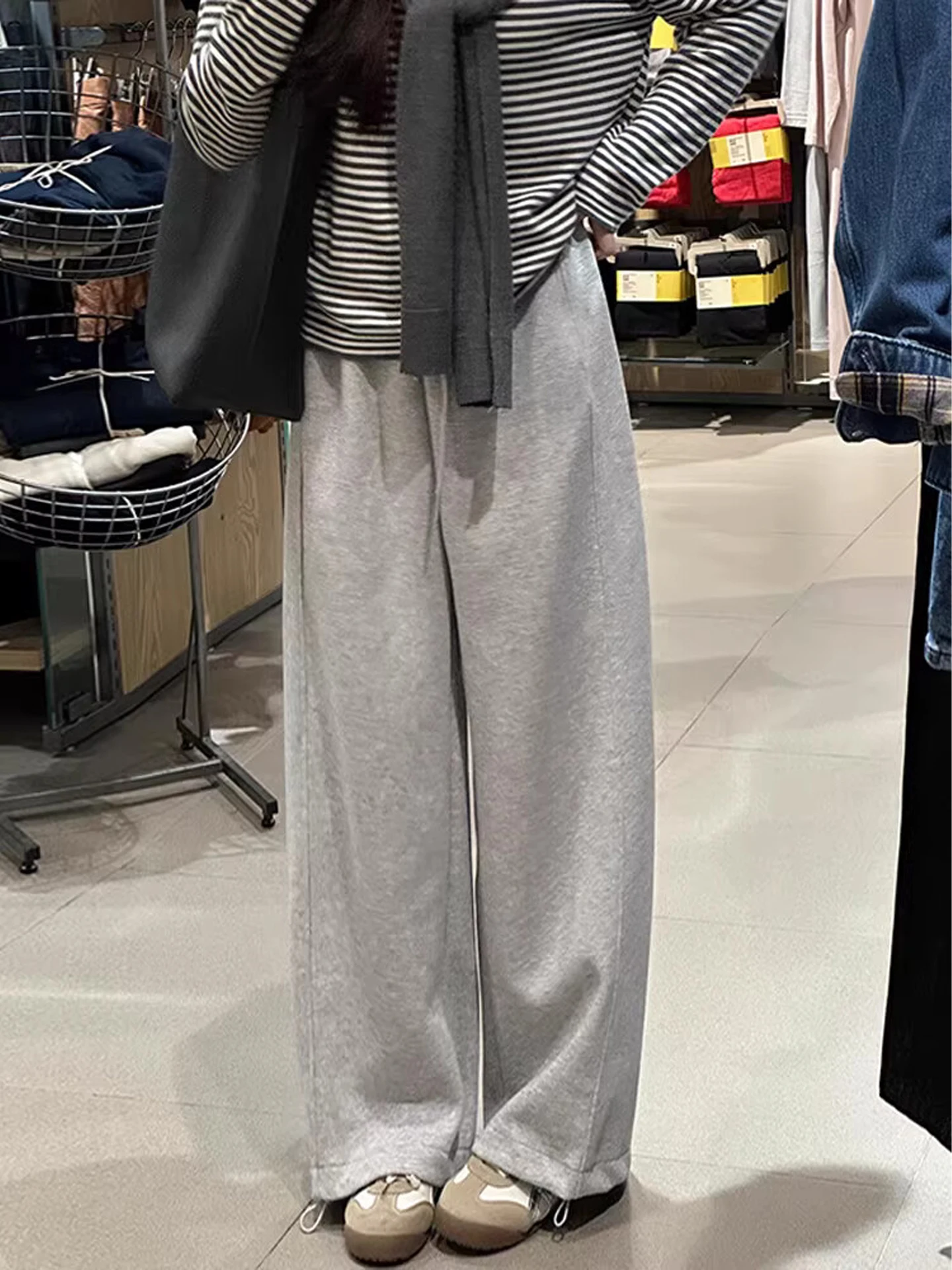 Grey Sports Pants Women's 2026 New Spring American Casual Sweatpants High Waist Drapey Straight Leg Wide Leg Pants
Grey Sports Pants Women's 2026 New Spring American Casual Sweatpants High Waist Drapey Straight Leg Wide Leg Pants