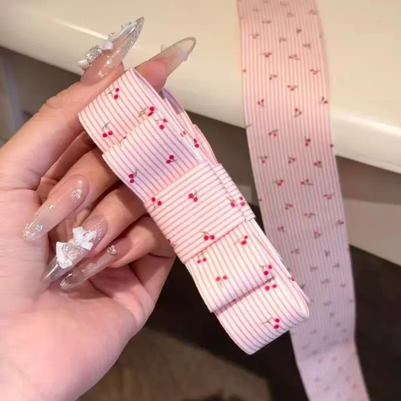 Pink White Striped Cherry Print Bow Banana Clip for Ponytail Vertical Hair Clip Spring Summer New Elegant Lightweight Daily
Pink White Striped Cherry Print Bow Banana Clip for Ponytail Vertical Hair Clip Spring Summer New Elegant Lightweight Daily