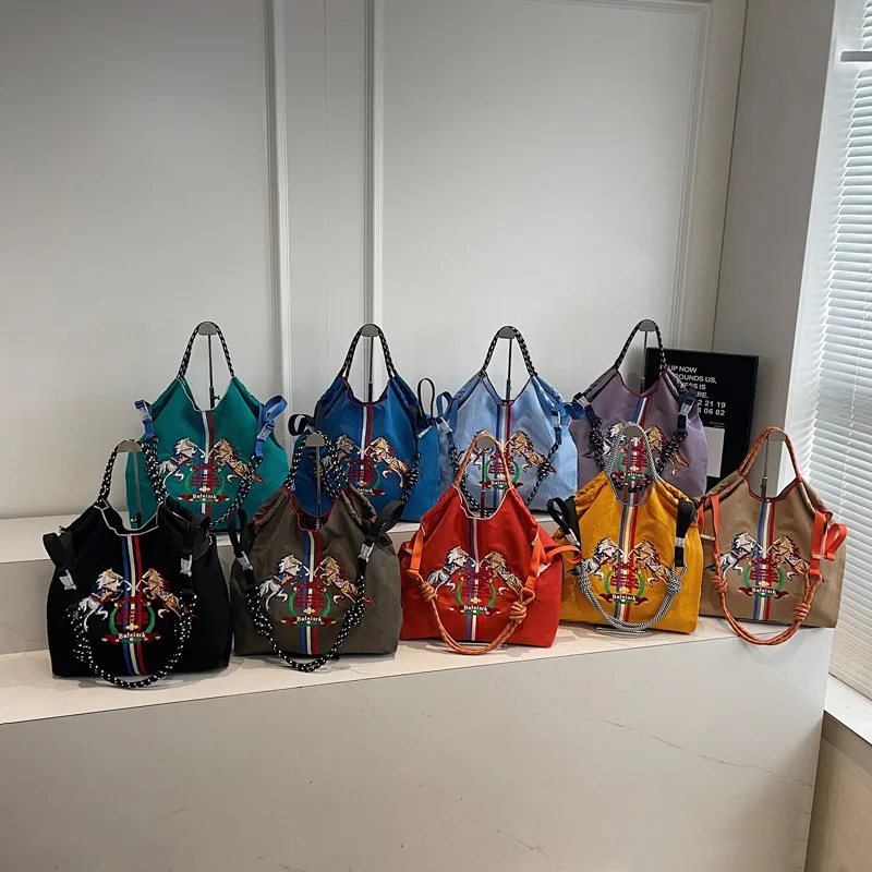 FEILER Women's Niche Shopping Bag Environmental Protection Bag 2025 War Horse Embroidery Hand Bill Shoulder Crossbody Bags
FEILER Women's Niche Shopping Bag Environmental Protection Bag 2025 War Horse Embroidery Hand Bill Shoulder Crossbody Bags