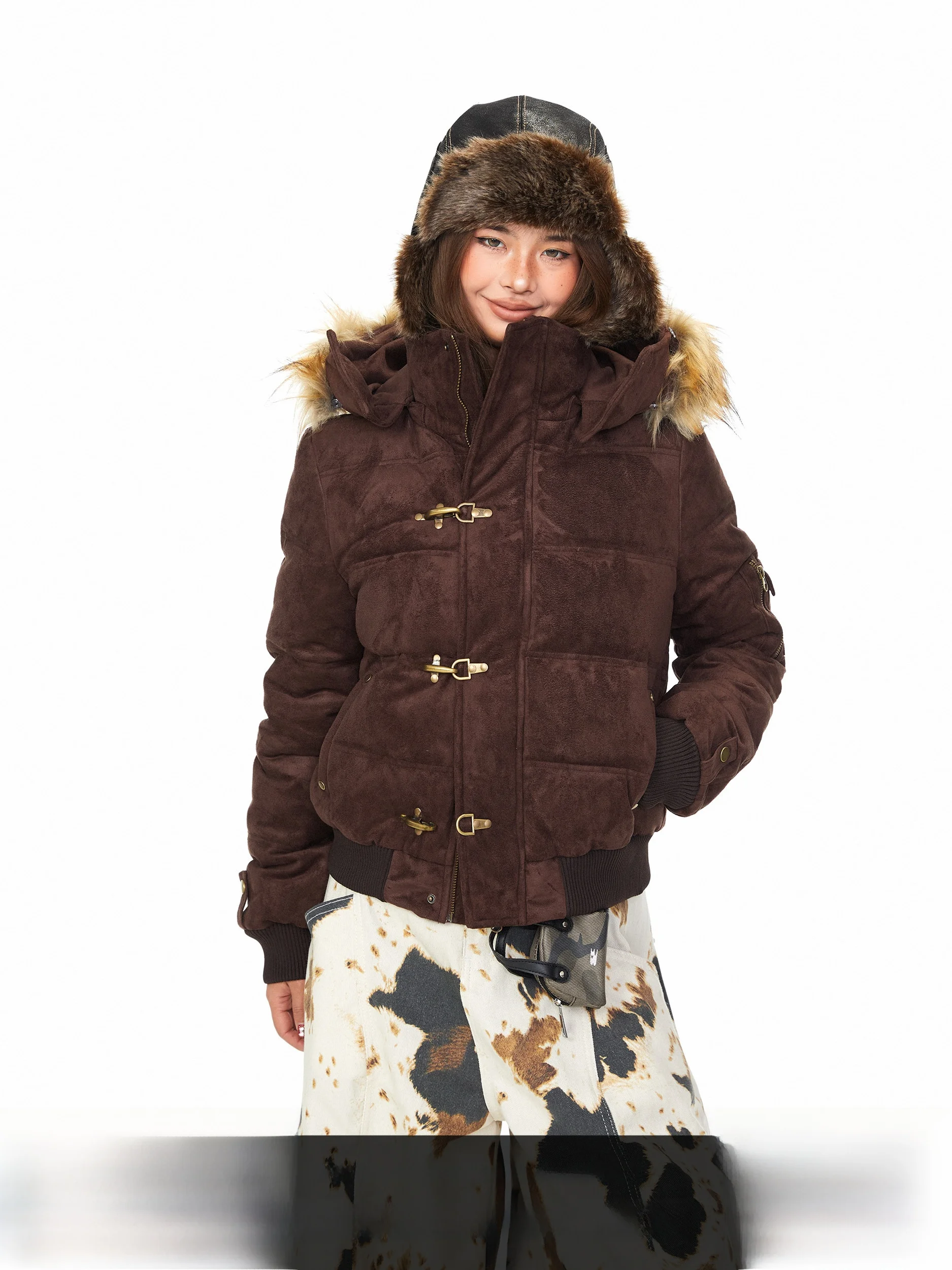 Blabb Suede ort Jaet Women's Winter Thiened Coat with Fur Collar And Metal Bule Retro Sle Commute Loose Fit Cotton
Blabb Suede ort Jaet Women's Winter Thiened Coat with Fur Collar And Metal Bule Retro Sle Commute Loose Fit Cotton