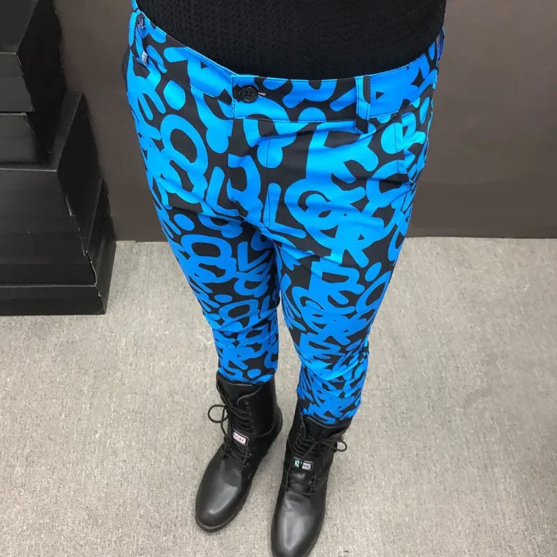 Blue Letter Floral Print Suit Trousers Hip Hop Nightclub Stage Singer DJ Male Casual Pants Singer Stage Wear Mens Fashion
Blue Letter Floral Print Suit Trousers Hip Hop Nightclub Stage Singer DJ Male Casual Pants Singer Stage Wear Mens Fashion