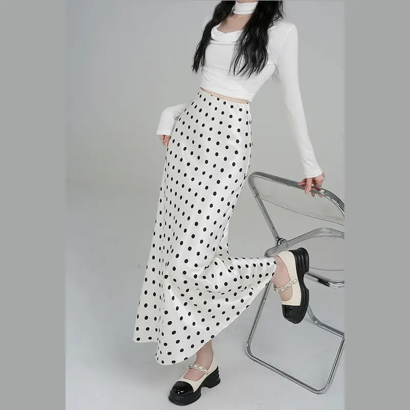 Весенне-летняя модная темпераментная атласная юбка в горошек с высокой талией, женская простая офисная женская универсальная трендовая юбка трапециевидной формы
Весенне-летняя модная темпераментная атласная юбка в горошек с высокой талией, женская простая офисная женская универсальная трендовая юбка трапециевидной формы