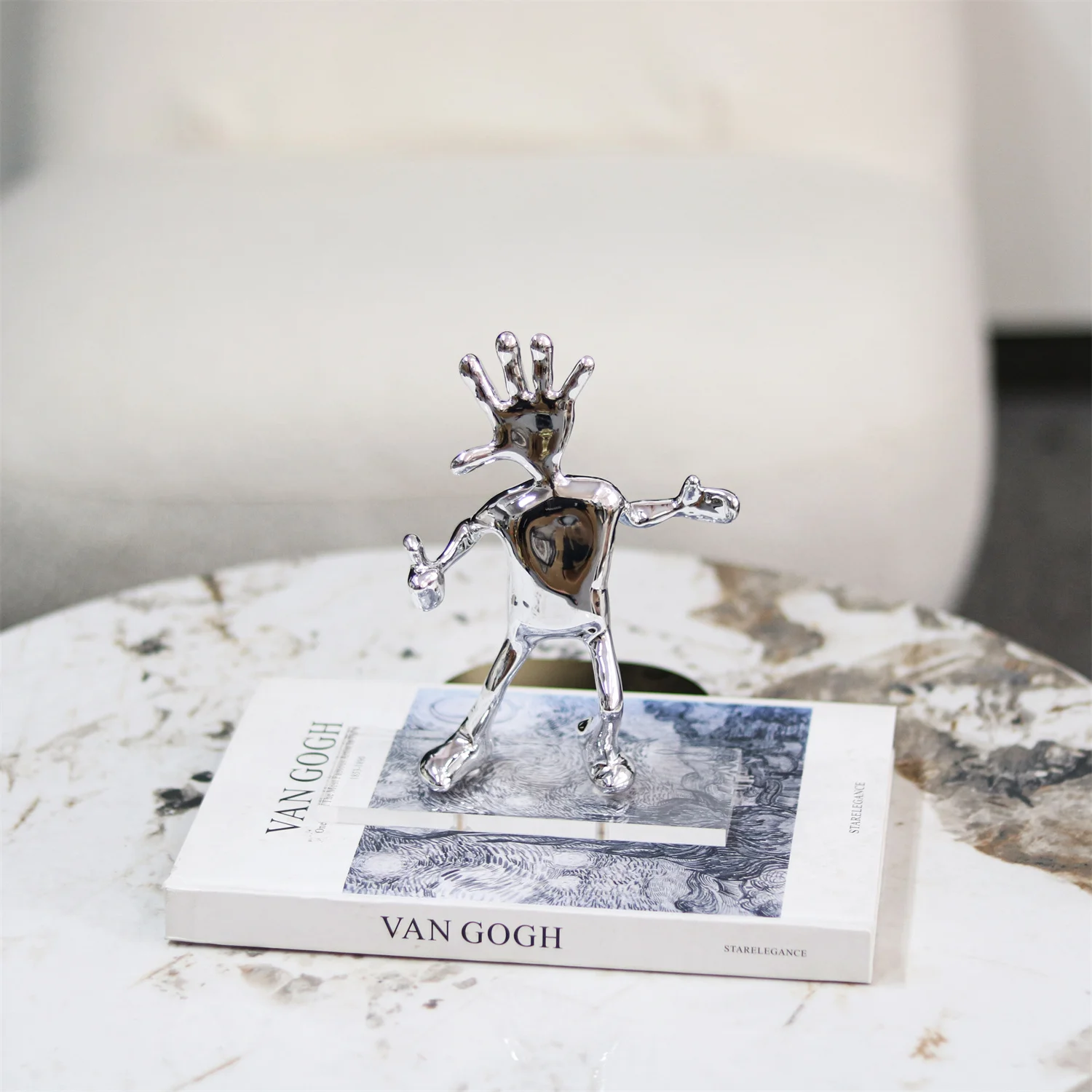 European Modern Art Silver Cheer Resin Crafts Desktop Ornament for Home Decor Accessories Acrylic Living Room Decoration
European Modern Art Silver Cheer Resin Crafts Desktop Ornament for Home Decor Accessories Acrylic Living Room Decoration