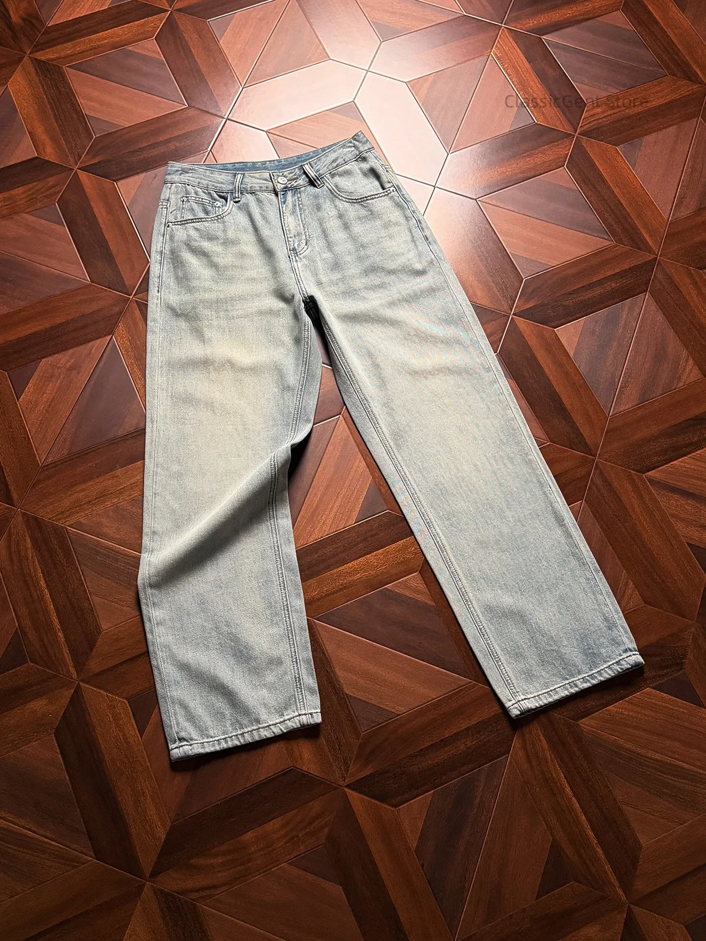 New Classic Fresh Light Blue Naturally Faded 9.5oz Straight Jeans
New Classic Fresh Light Blue Naturally Faded 9.5oz Straight Jeans