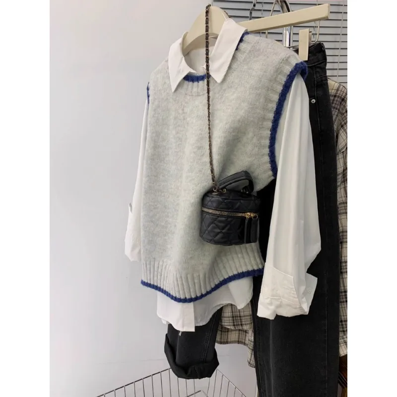 Women's Spring and Autumn New Style Autumn and Winter Outer Sweater Vest Layered Two-piece Shirt
Women's Spring and Autumn New Style Autumn and Winter Outer Sweater Vest Layered Two-piece Shirt