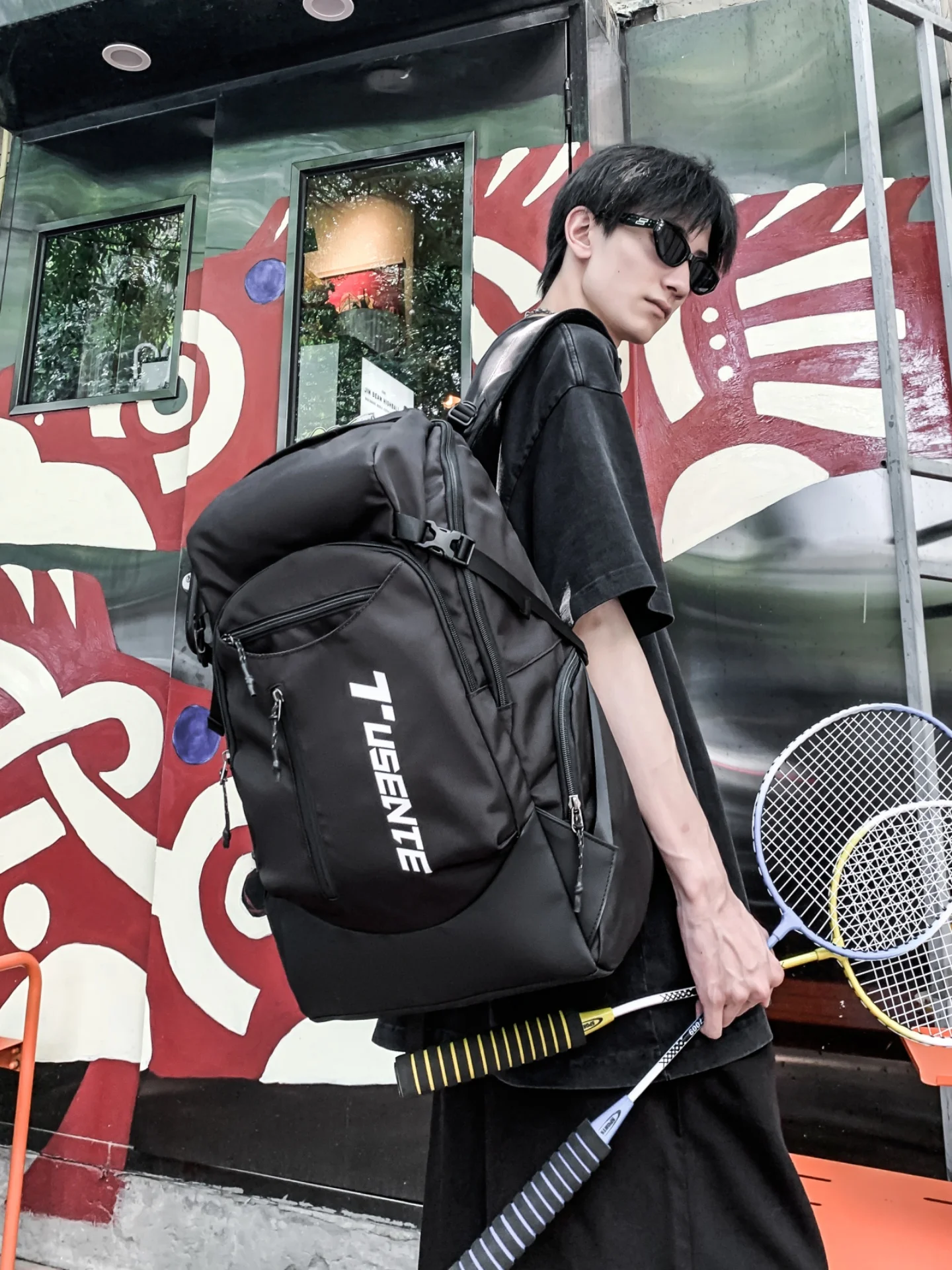2025 New Badminton Sports Travel Backpack Large Capacity Men's Shoulder Bag Outdoor Function Style Nylon Pure Color Unisex
2025 New Badminton Sports Travel Backpack Large Capacity Men's Shoulder Bag Outdoor Function Style Nylon Pure Color Unisex