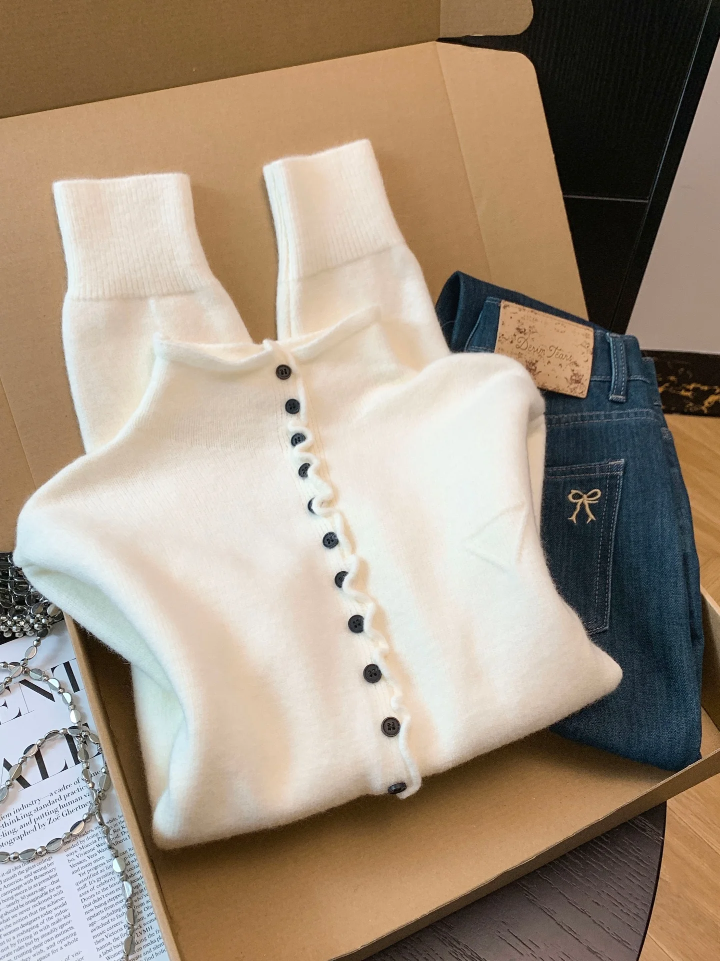 Soft Cozy Women's Knitwear Cardigan Half High Collar Inner Wear Autumn Winter Layering Fashion Commute Korean Style Thickened...
Soft Cozy Women's Knitwear Cardigan Half High Collar Inner Wear Autumn Winter Layering Fashion Commute Korean Style Thickened...