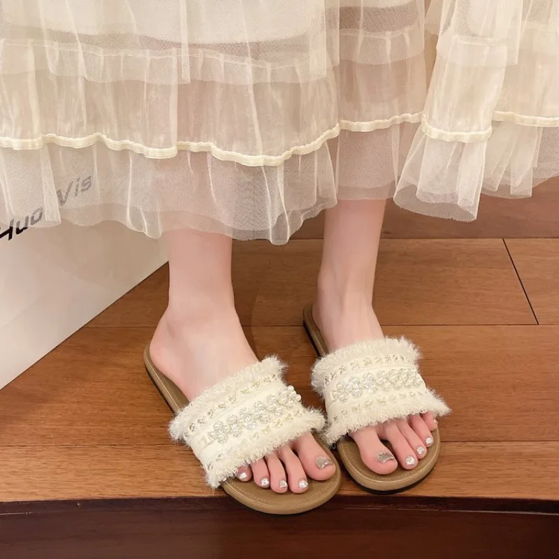 Waterproof Platform Fish Mouth Women's Shoes New Style Luxurious Fluffy Flat Slippers with Rhinestone Decoration Women's Sandals
Waterproof Platform Fish Mouth Women's Shoes New Style Luxurious Fluffy Flat Slippers with Rhinestone Decoration Women's Sandals