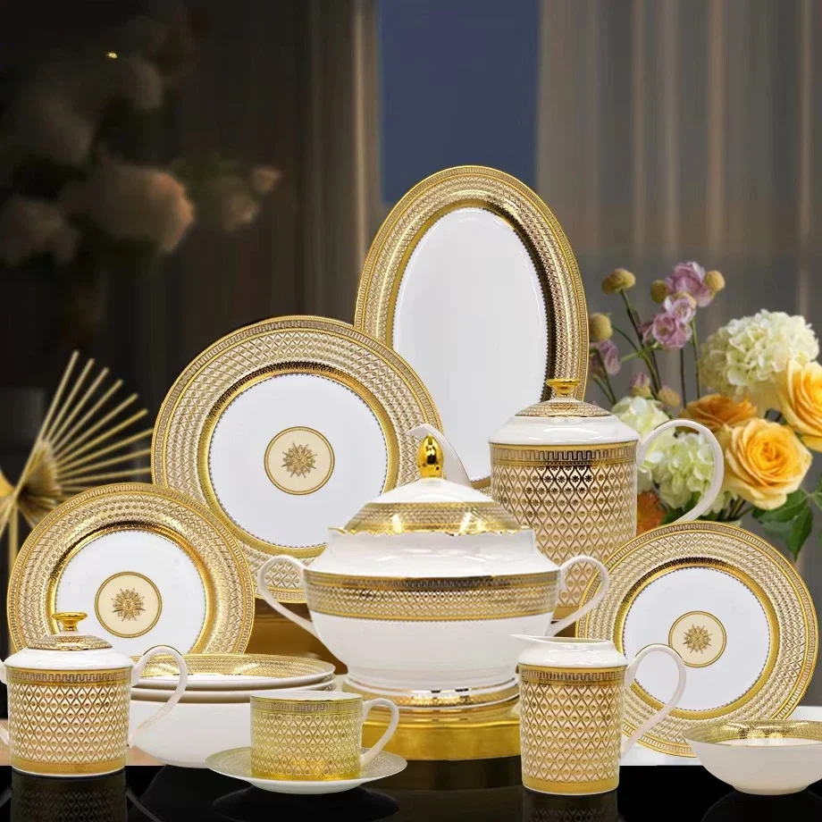 98pcs Embossed Real Gold Porcelain Bone China Luxury Royal Style Wedding Dinnerware Porcelain Dinner Set for Hotel Restaurant
98pcs Embossed Real Gold Porcelain Bone China Luxury Royal Style Wedding Dinnerware Porcelain Dinner Set for Hotel Restaurant