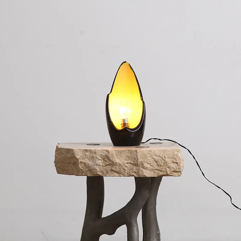 Средневековая керамическая настольная лампа
Средневековая керамическая настольная лампа