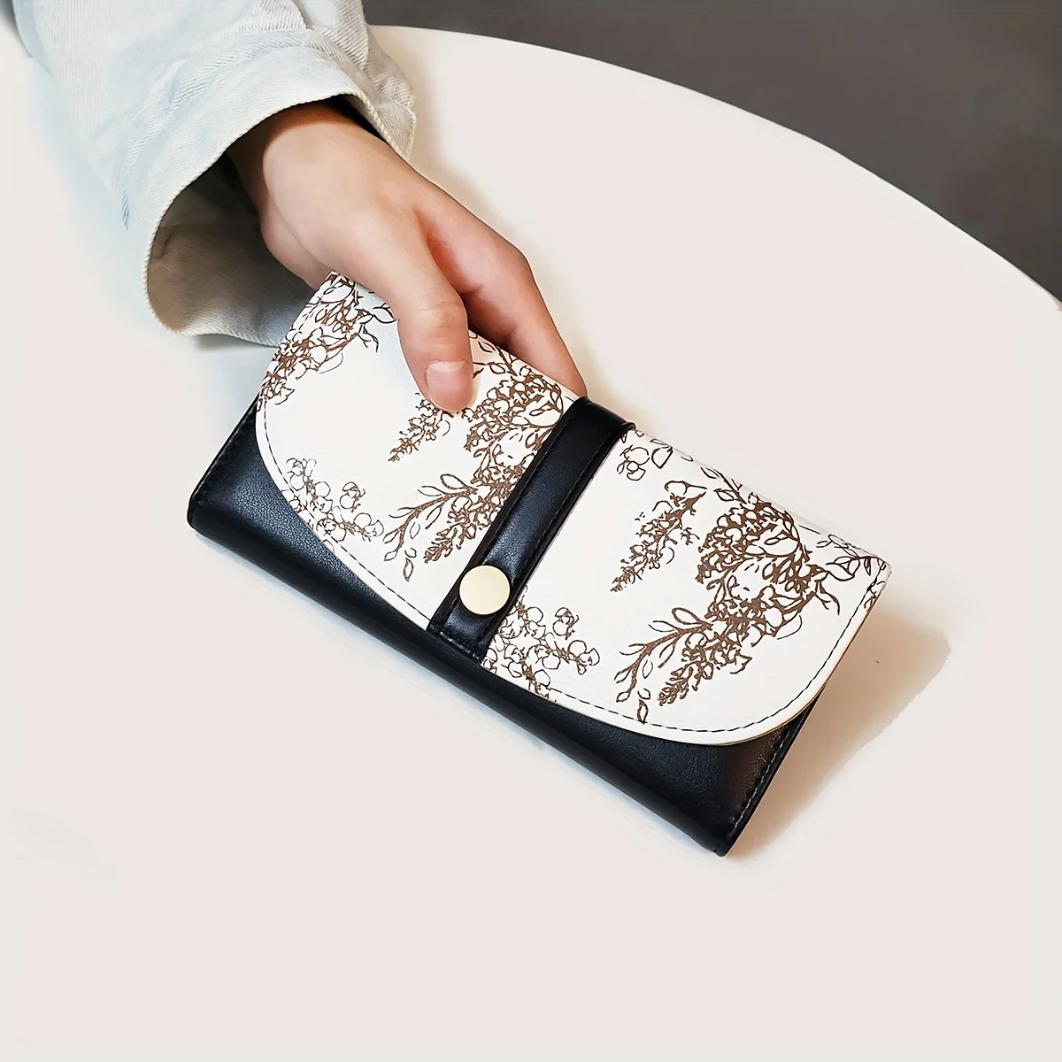 Elegant Floral Women's Wallet, Long PU Clutch With Coin & Card Holder, Chic Vintage Handbag
Elegant Floral Women's Wallet, Long PU Clutch With Coin & Card Holder, Chic Vintage Handbag