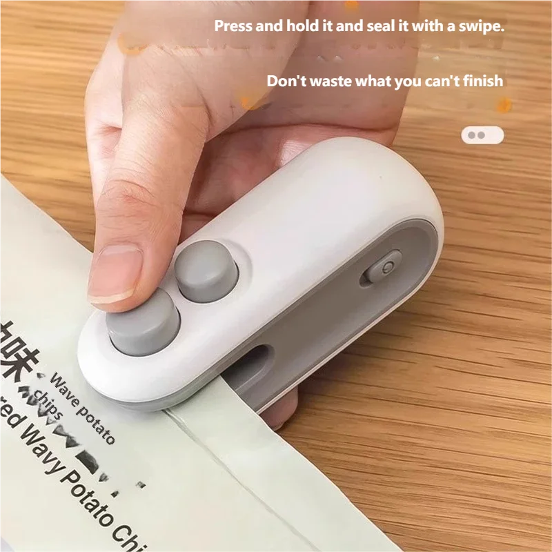 Mini Sealing Machine USB Rechargable Heat Sealer Storage Bag Plastic Package Food Sealer Clip Bag Handheld Food Heat Sealer
Mini Sealing Machine USB Rechargable Heat Sealer Storage Bag Plastic Package Food Sealer Clip Bag Handheld Food Heat Sealer