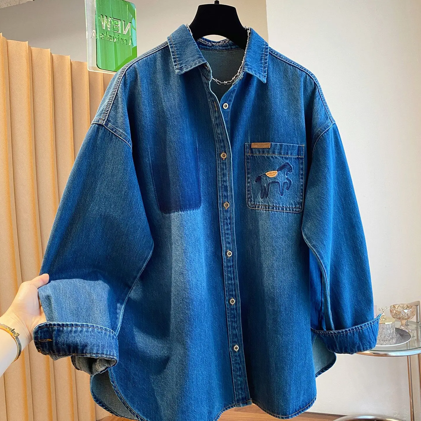 Spring and Autumn Women's Denim Jacket Embroidered Casual Shirt
Spring and Autumn Women's Denim Jacket Embroidered Casual Shirt