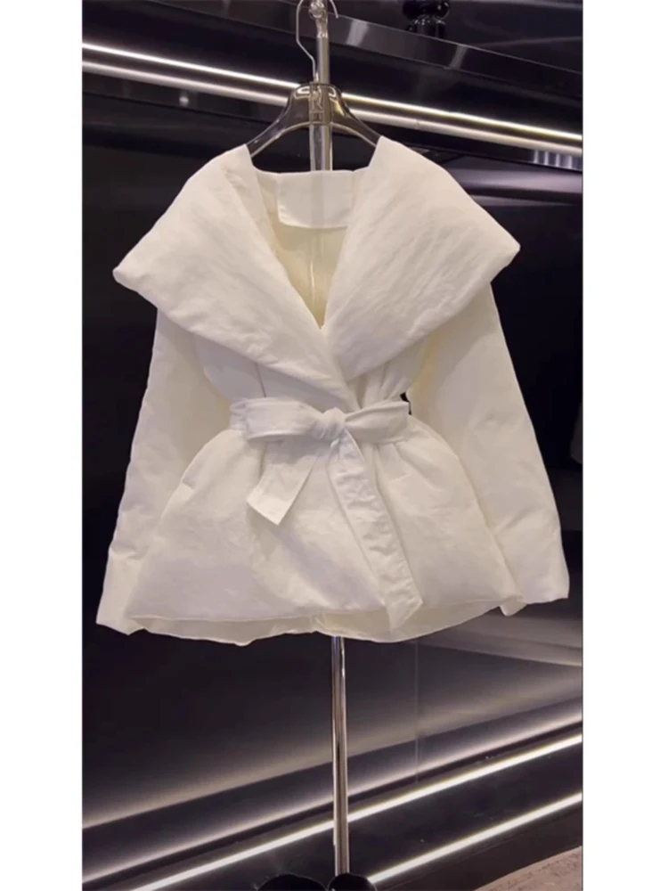 White Short Navy Collar Belted Waist Thickened Cotton Jacket Women's Winter Warm Korean Style Lazy Cotton Coat Top
White Short Navy Collar Belted Waist Thickened Cotton Jacket Women's Winter Warm Korean Style Lazy Cotton Coat Top