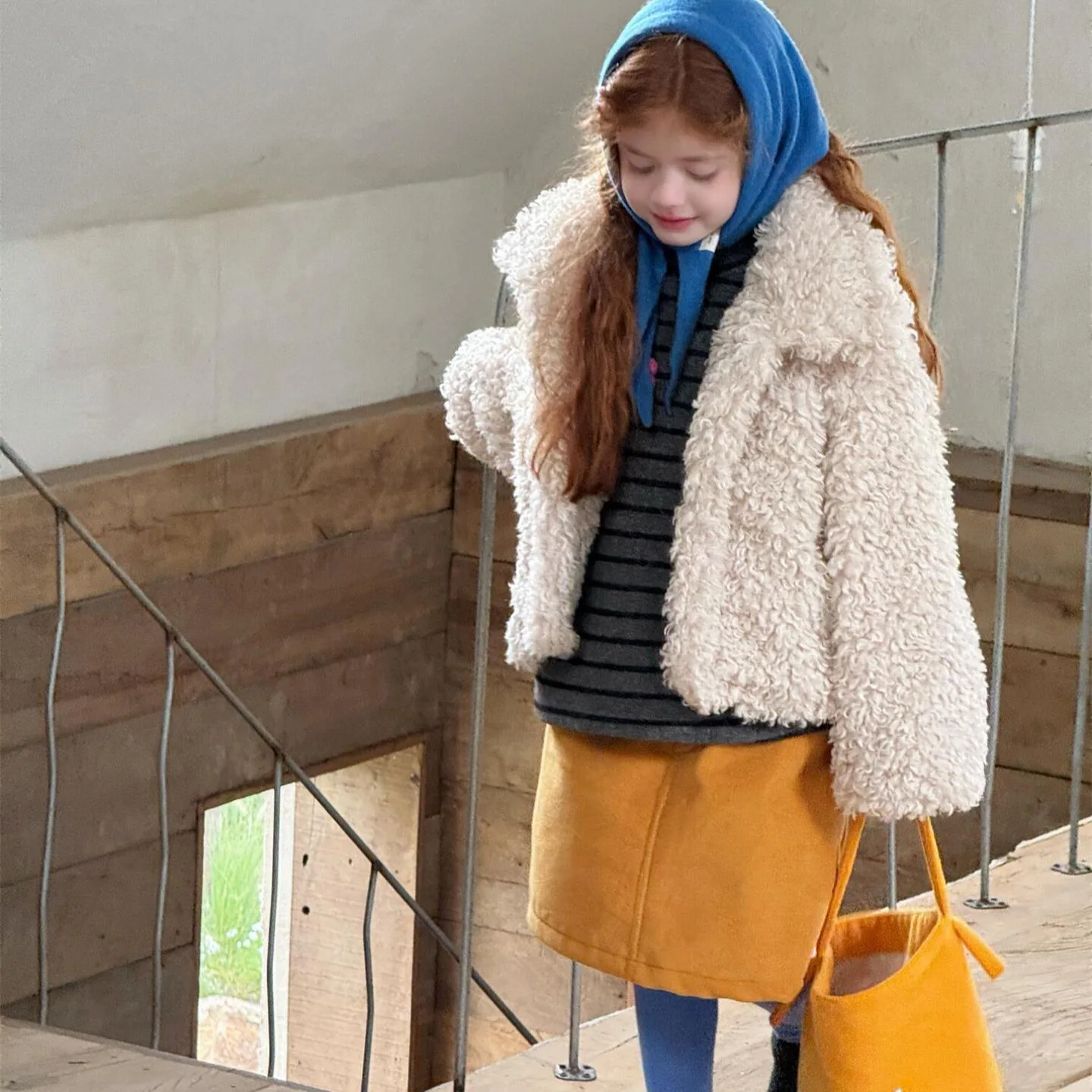 Korean Fashion Versatile Children's Clothing 2025 Winter New Style Girls' Jacket Lazy Style Short Hair
Korean Fashion Versatile Children's Clothing 2025 Winter New Style Girls' Jacket Lazy Style Short Hair