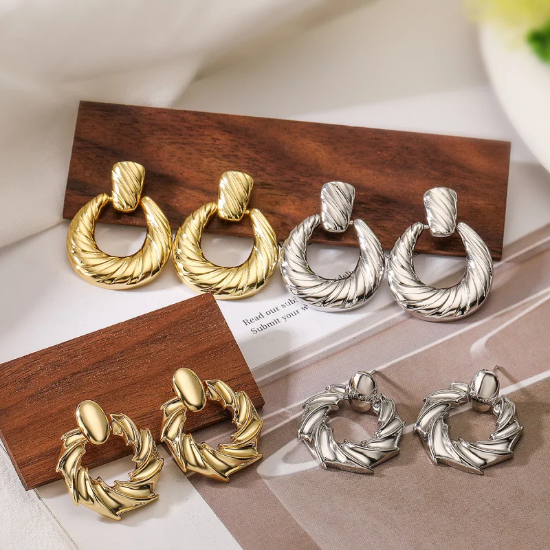 European and American Metal Retro Style Copper Gold-Plated Geometric Earrings for Women, Internet Celebrity Temperament Personal
European and American Metal Retro Style Copper Gold-Plated Geometric Earrings for Women, Internet Celebrity Temperament Personal