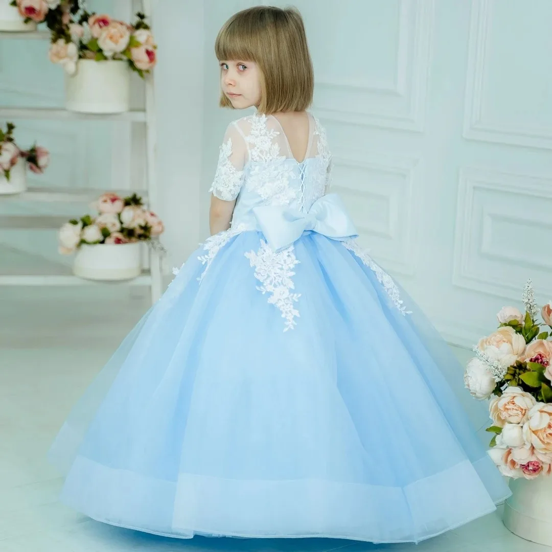 Платье для девочки на заказ: небесно-голубое, из фатина, с короткими рукавами, белой аппликацией и бантом. Идеально для свадьбы, дня рождения, вечеринки. Платье принцессы.
Платье для девочки на заказ: небесно-голубое, из фатина, с короткими рукавами, белой аппликацией и бантом. Идеально для свадьбы, дня рождения, вечеринки. Платье принцессы.