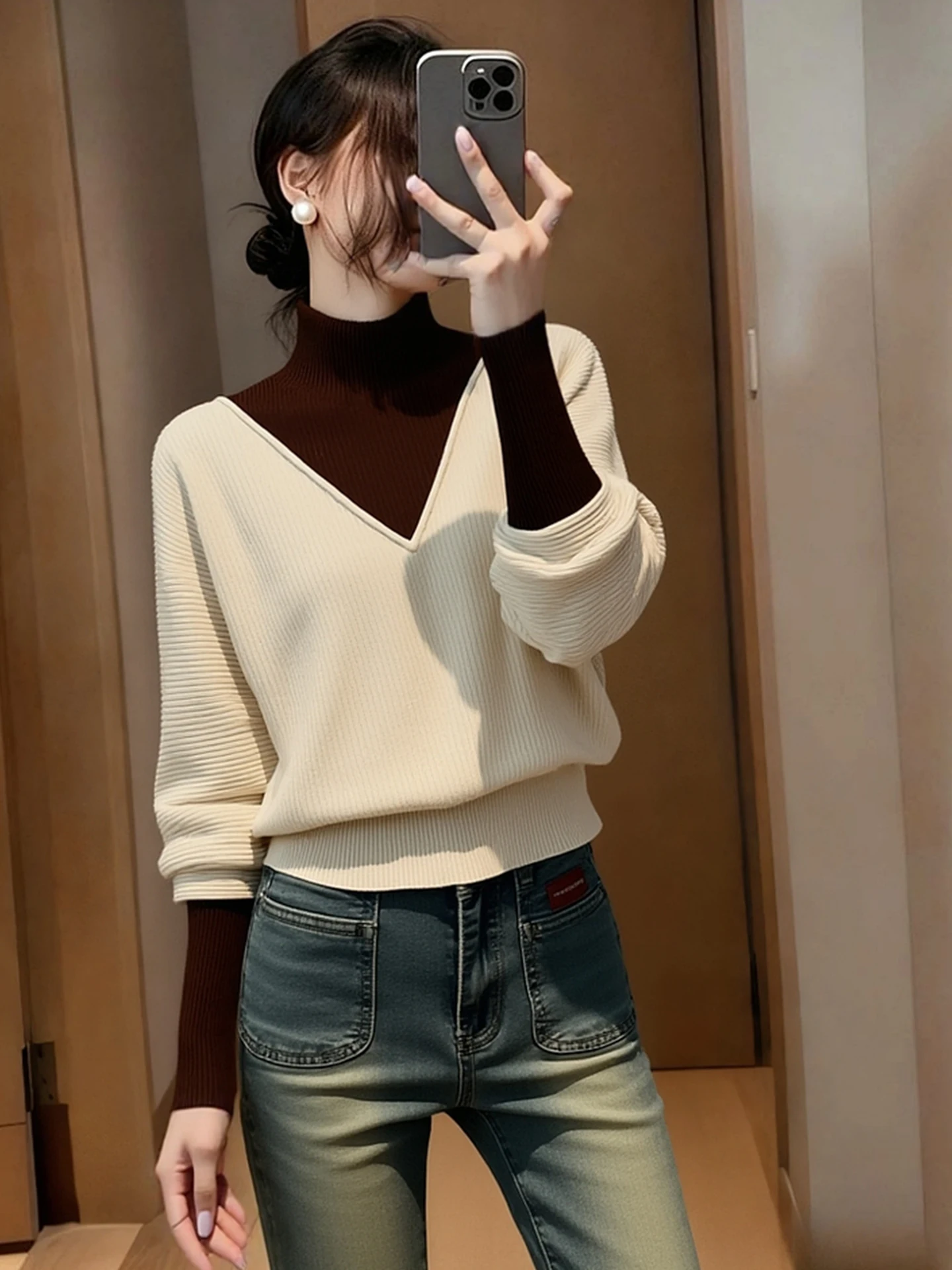 Ele Knitted Sweater f High Collar Color Blo Fake Two-Piece Slim Fit Versatile Lazy Sle Winter Faion Ladies Top
Ele Knitted Sweater f High Collar Color Blo Fake Two-Piece Slim Fit Versatile Lazy Sle Winter Faion Ladies Top