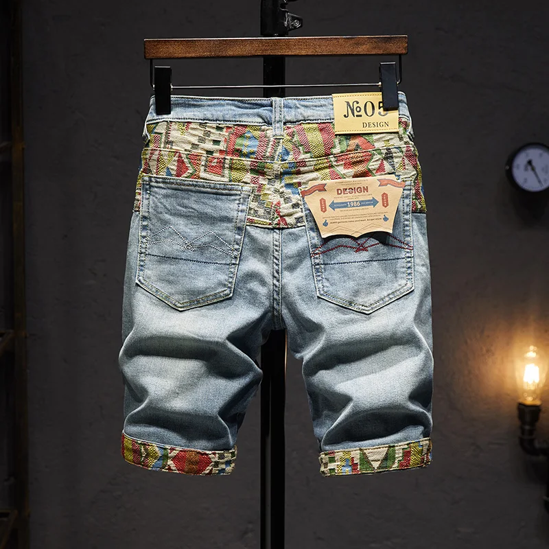 Летние тонкие мужские джинсы-шорты из денима с вышивкой и рваными элементами, модные свободные прямые эластичные повседневные джинсы длиной до колена
Летние тонкие мужские джинсы-шорты из денима с вышивкой и рваными элементами, модные свободные прямые эластичные повседневные джинсы длиной до колена