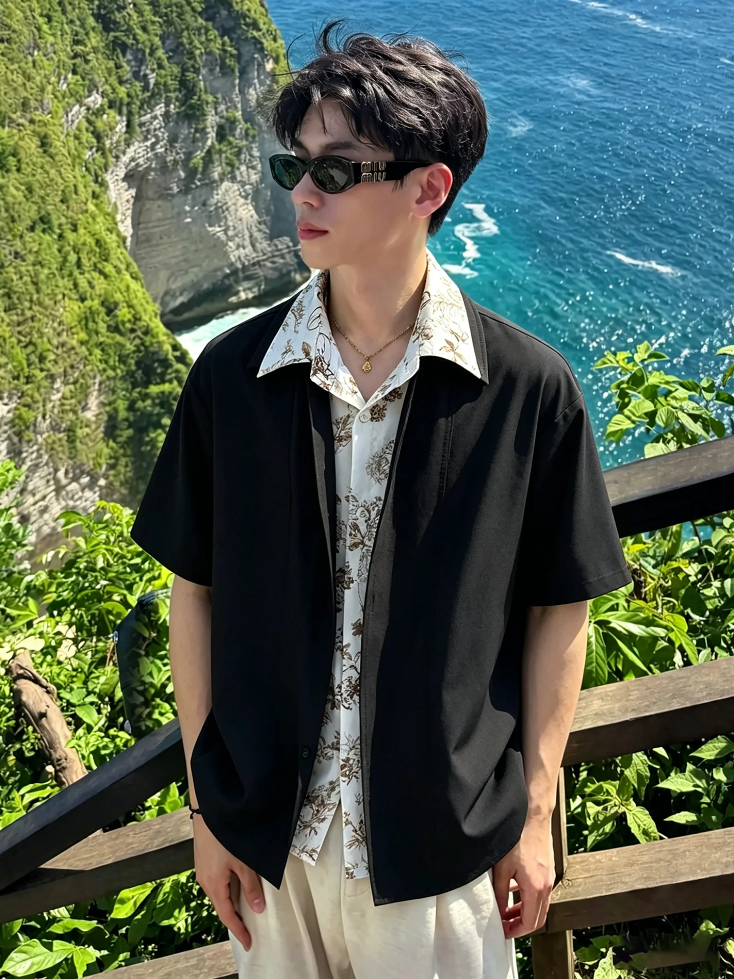 Black Short Sleeve Men's Shirt Beach Style Summer Design High End New Chinese National Trend Loose Fit Breathable Polyester F...
Black Short Sleeve Men's Shirt Beach Style Summer Design High End New Chinese National Trend Loose Fit Breathable Polyester F...
