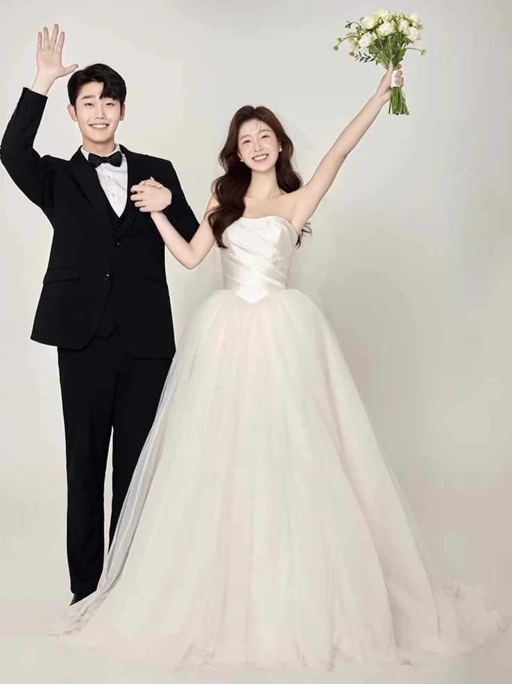 Белое свадебное платье Ele 2025: Новинка, для выездной церемонии, с завышенной талией, фатиновая юбка, длина в пол, для невесты
Белое свадебное платье Ele 2025: Новинка, для выездной церемонии, с завышенной талией, фатиновая юбка, длина в пол, для невесты