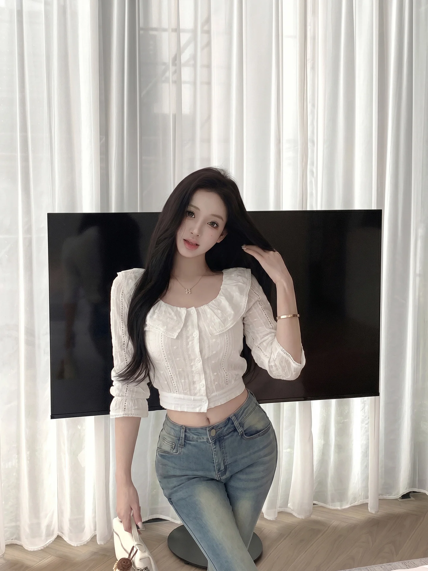 White Short Sleeve Shirt Women's Slim Fit Waist Cinched Doll Collar Summer Shirt Texture Seven Sleeve Women's Fashion Top
White Short Sleeve Shirt Women's Slim Fit Waist Cinched Doll Collar Summer Shirt Texture Seven Sleeve Women's Fashion Top