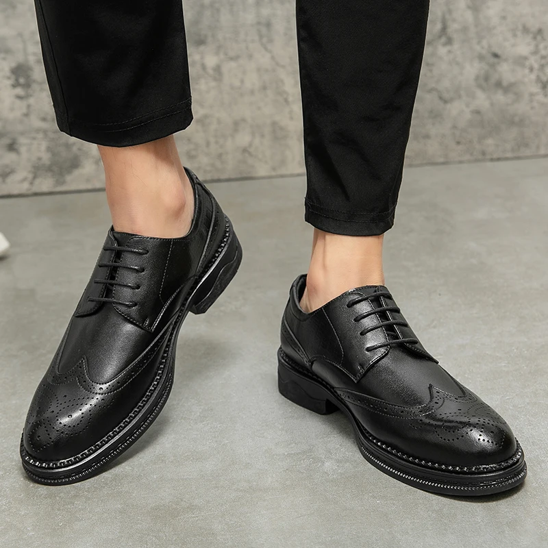 Summer Men Carved Block Shoes with Gradient Color Increased Durability Business Leisure Breathable Hairstylist's Trendy Shoes
Summer Men Carved Block Shoes with Gradient Color Increased Durability Business Leisure Breathable Hairstylist's Trendy Shoes