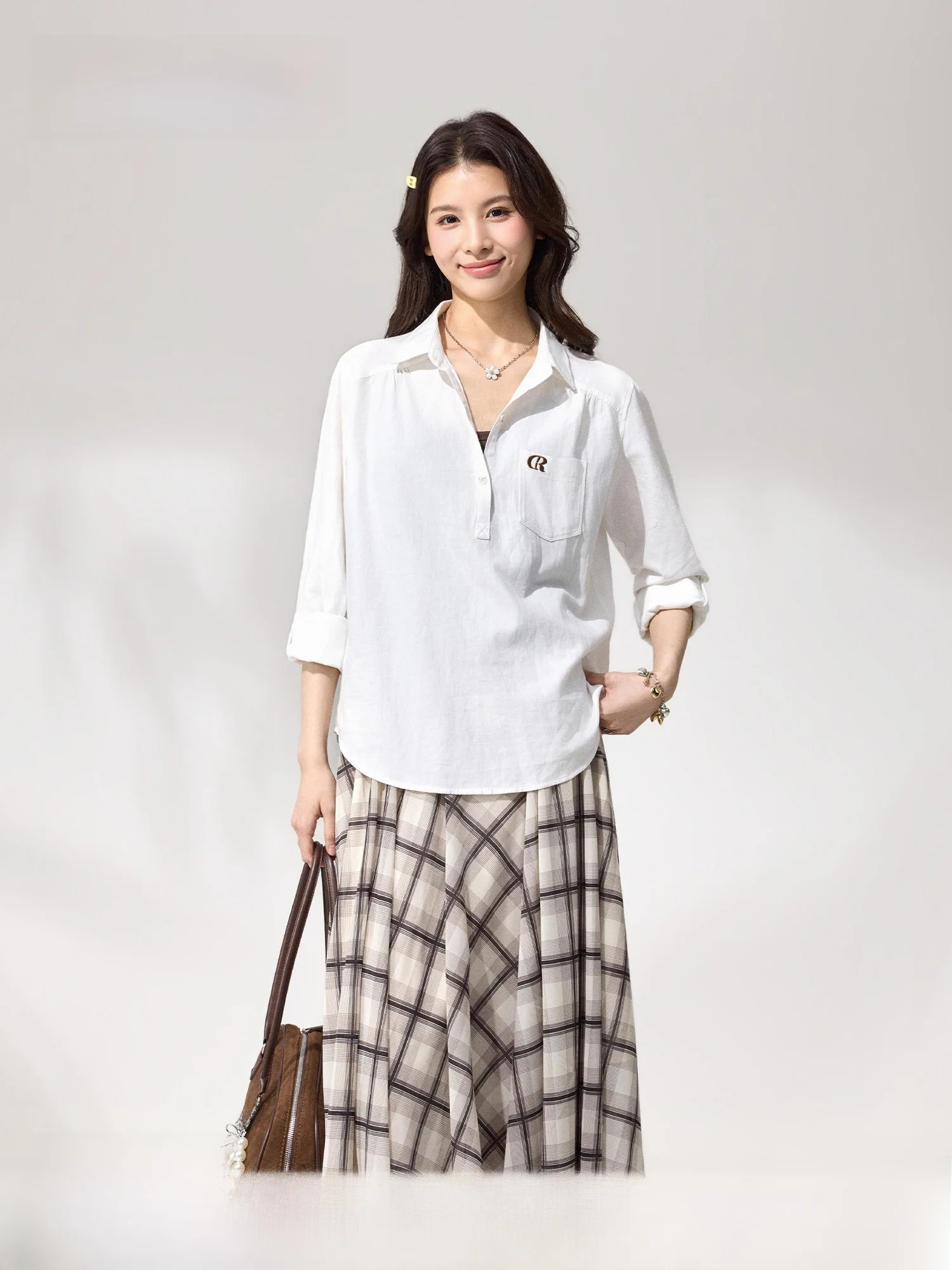 White Collar Loose Short Sleeve Shirt Women's Summer Casual Style Breathable Cotton T-Shirt Original Space Design
White Collar Loose Short Sleeve Shirt Women's Summer Casual Style Breathable Cotton T-Shirt Original Space Design