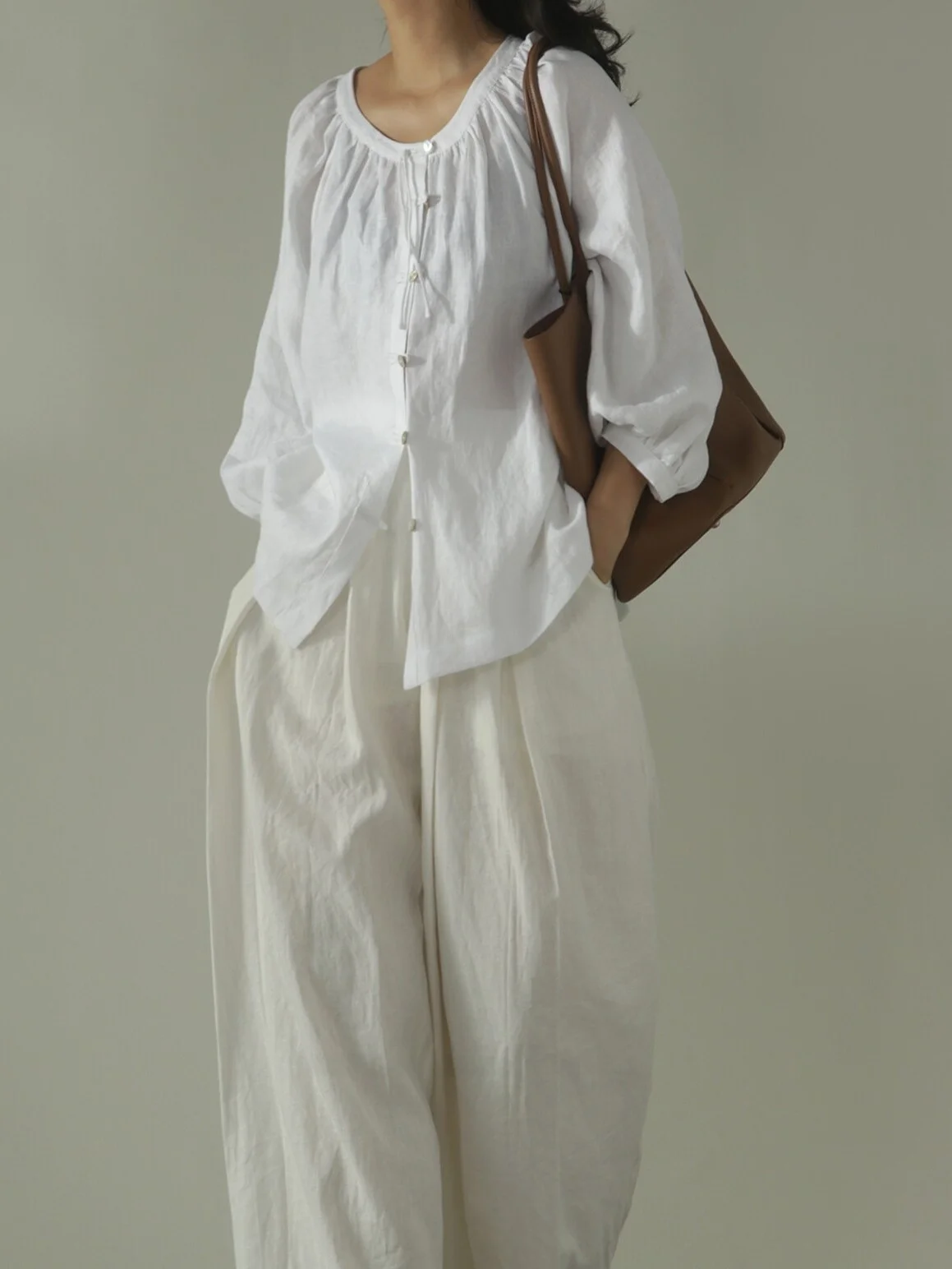 Lightweight Linen Long Sleeve Women's Shirt Spring Summer White Artistic Sun Protection Top Loose Fit round Neck Button down
Lightweight Linen Long Sleeve Women's Shirt Spring Summer White Artistic Sun Protection Top Loose Fit round Neck Button down