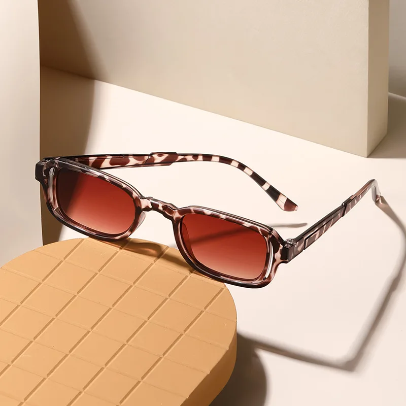 Vintage Square Sunglasses Woman Retro Rivet Yellow Glasses Female Brand Designer Fashion Shades UV400 Oculos De Sol
Vintage Square Sunglasses Woman Retro Rivet Yellow Glasses Female Brand Designer Fashion Shades UV400 Oculos De Sol