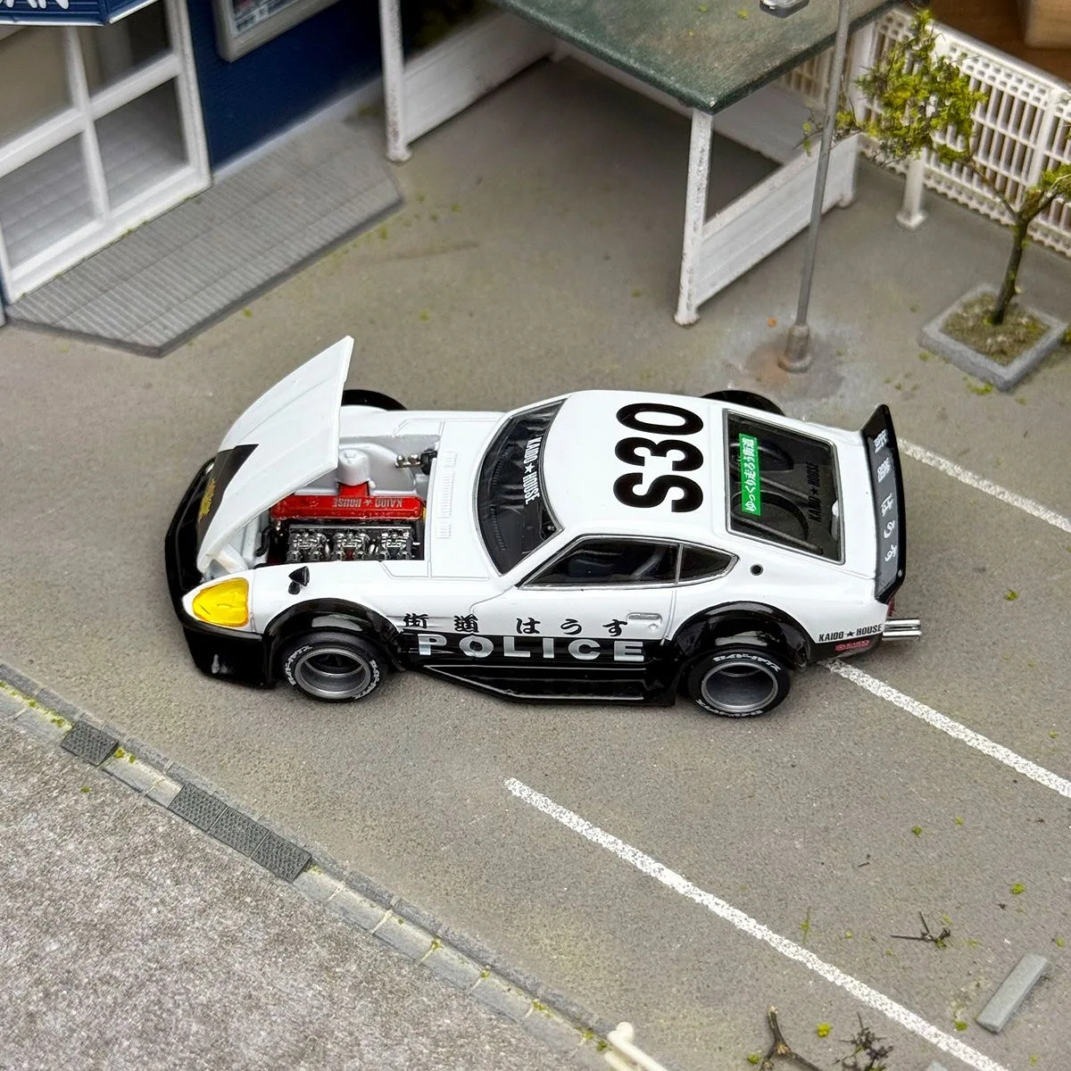 Модель полицейского автомобиля KaidoHouse + MINIGT 1:64 Fairlady Z из сплава
Модель полицейского автомобиля KaidoHouse + MINIGT 1:64 Fairlady Z из сплава