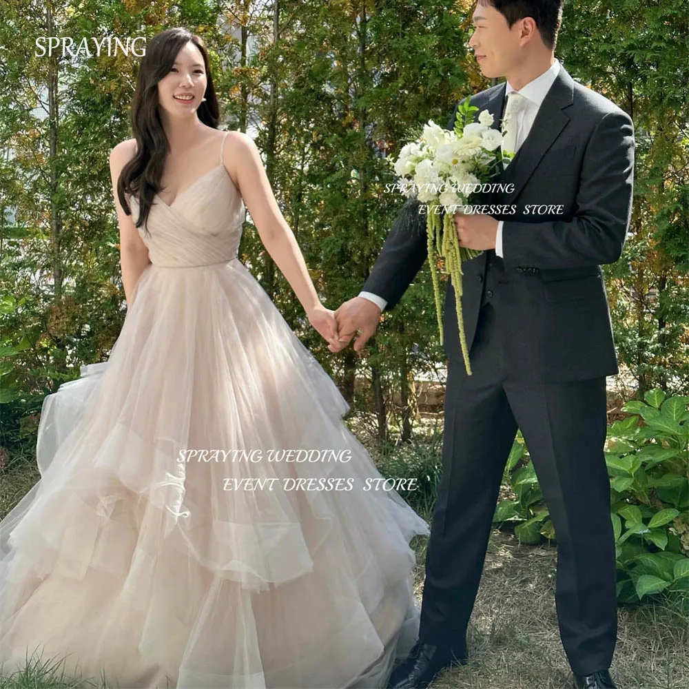 SPRAYING V Neck Spaghetti Strap Korea Photo Shoot Wedding Dresses Long Tiered Corset Tulle Puffy Fairy Dress 웨딩드레스 Customized
SPRAYING V Neck Spaghetti Strap Korea Photo Shoot Wedding Dresses Long Tiered Corset Tulle Puffy Fairy Dress 웨딩드레스 Customized