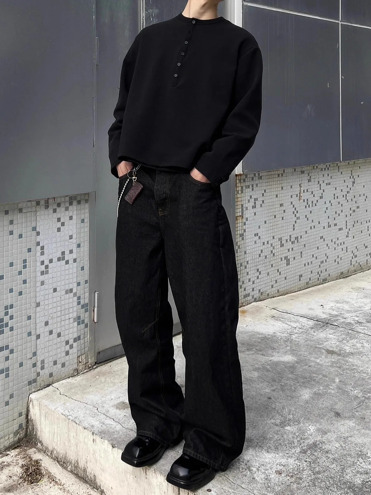 High-End Men's Wide Leg Flared Jeans Mid-High Waist Casual Style Original Denim Loose Fit Comfortable Straight Tube Trousers
High-End Men's Wide Leg Flared Jeans Mid-High Waist Casual Style Original Denim Loose Fit Comfortable Straight Tube Trousers