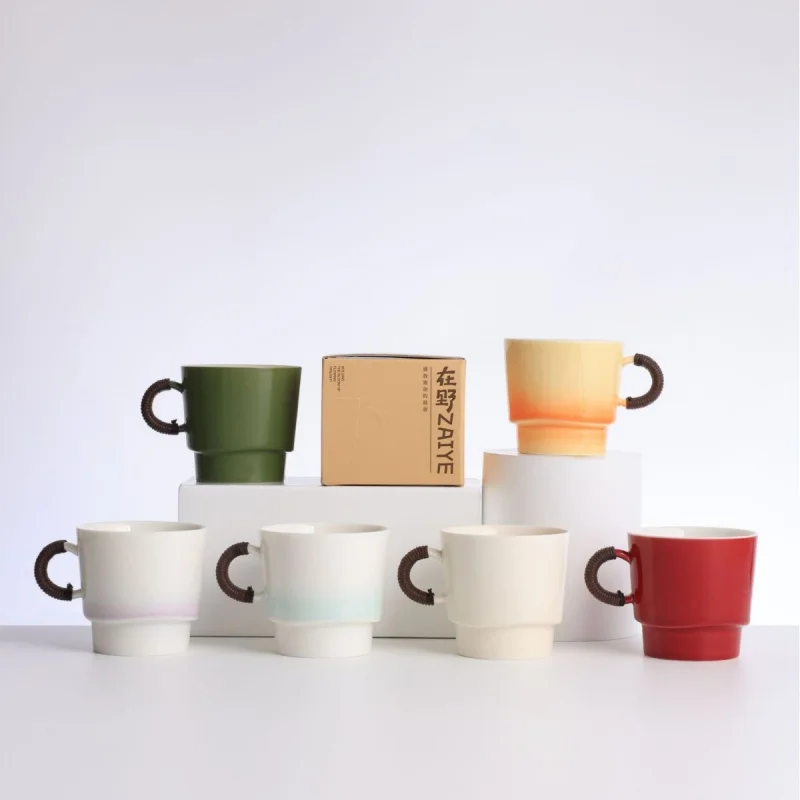 Ins-style ceramic coffee cup with minimalist anti-scald handle, personal cup, summer espresso latte art cup, customizable
Ins-style ceramic coffee cup with minimalist anti-scald handle, personal cup, summer espresso latte art cup, customizable