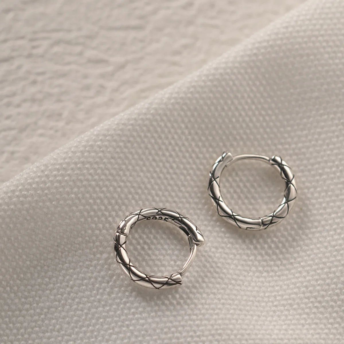 Silver 925 Quilting Hoop Earrings Retro Vintage Earrings For Girls Fashion Daily 925 Silver Earrings For Women
Silver 925 Quilting Hoop Earrings Retro Vintage Earrings For Girls Fashion Daily 925 Silver Earrings For Women