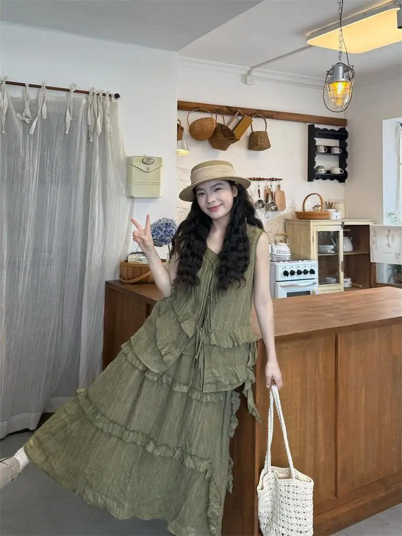 Retro Women's Summer 2026 New Style Sleeveless Vest High Waist Skirt Set Fashionable Three-Piece Suit Casual Breathable
Retro Women's Summer 2026 New Style Sleeveless Vest High Waist Skirt Set Fashionable Three-Piece Suit Casual Breathable