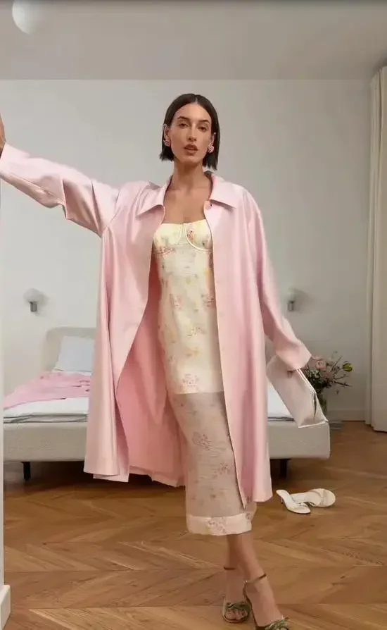 Light Pink Soft Glossy Satin Long Trench Coat Lapel Open Front Oversized Loose Long Sleeve Women Casual Outer Jacket 260602
Light Pink Soft Glossy Satin Long Trench Coat Lapel Open Front Oversized Loose Long Sleeve Women Casual Outer Jacket 260602
