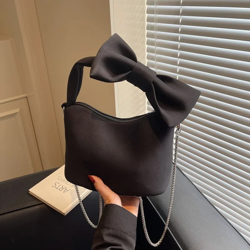 Новинка 2024 года, весенняя милая сумка с бантом, женская сумка на плечо Sweet Cloud, элегантный кошелек через плечо, модная универсальная сумка с верхней ручкой 
Новинка 2024 года, весенняя милая сумка с бантом, женская сумка на плечо Sweet Cloud, элегантный кошелек через плечо, модная универсальная сумка с верхней ручкой