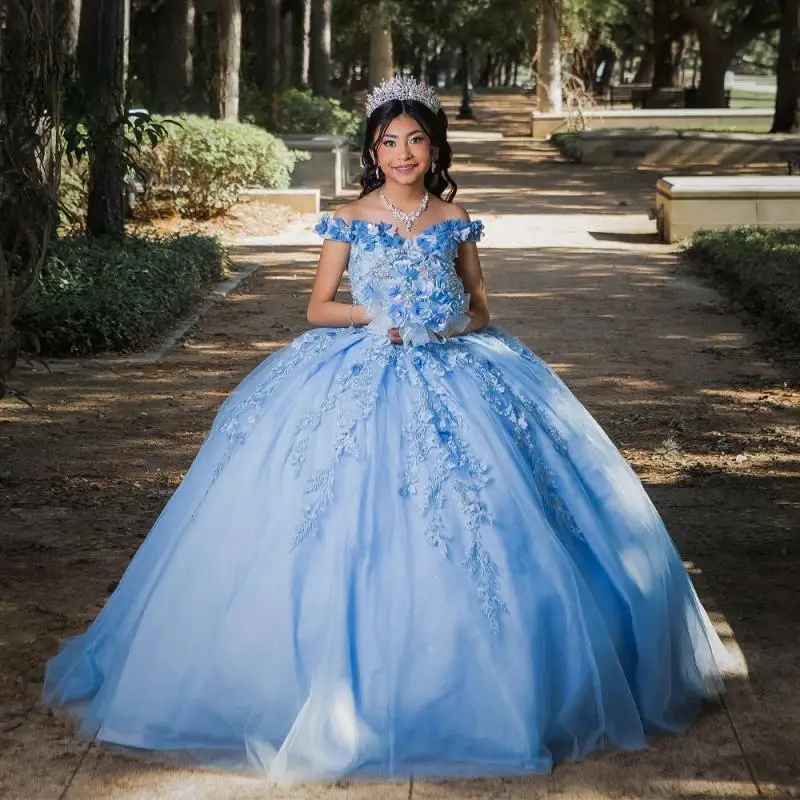 Небесно-голубые платья Quinceanera по индивидуальному заказу, аппликации, плиссированные, с v-образным вырезом, со шнуровкой, с открытыми плечами, халат Quinceanera Rouge
Небесно-голубые платья Quinceanera по индивидуальному заказу, аппликации, плиссированные, с v-образным вырезом, со шнуровкой, с открытыми плечами, халат Quinceanera Rouge