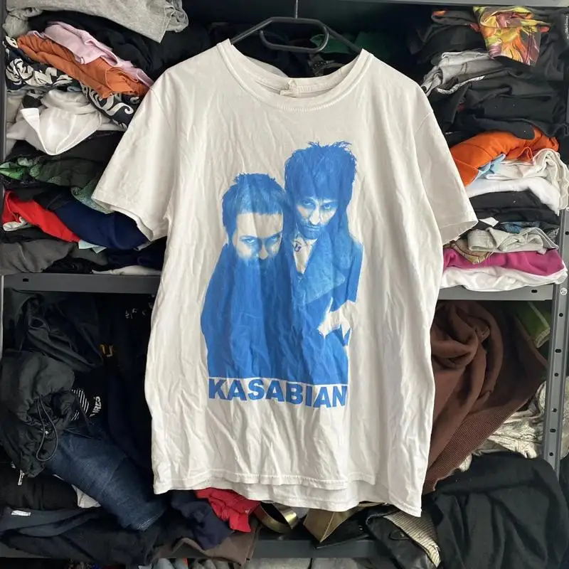 Kasabian Music For Lovers Band Черная футболка из хлопка в полный размер 7D1839
Kasabian Music For Lovers Band Черная футболка из хлопка в полный размер 7D1839