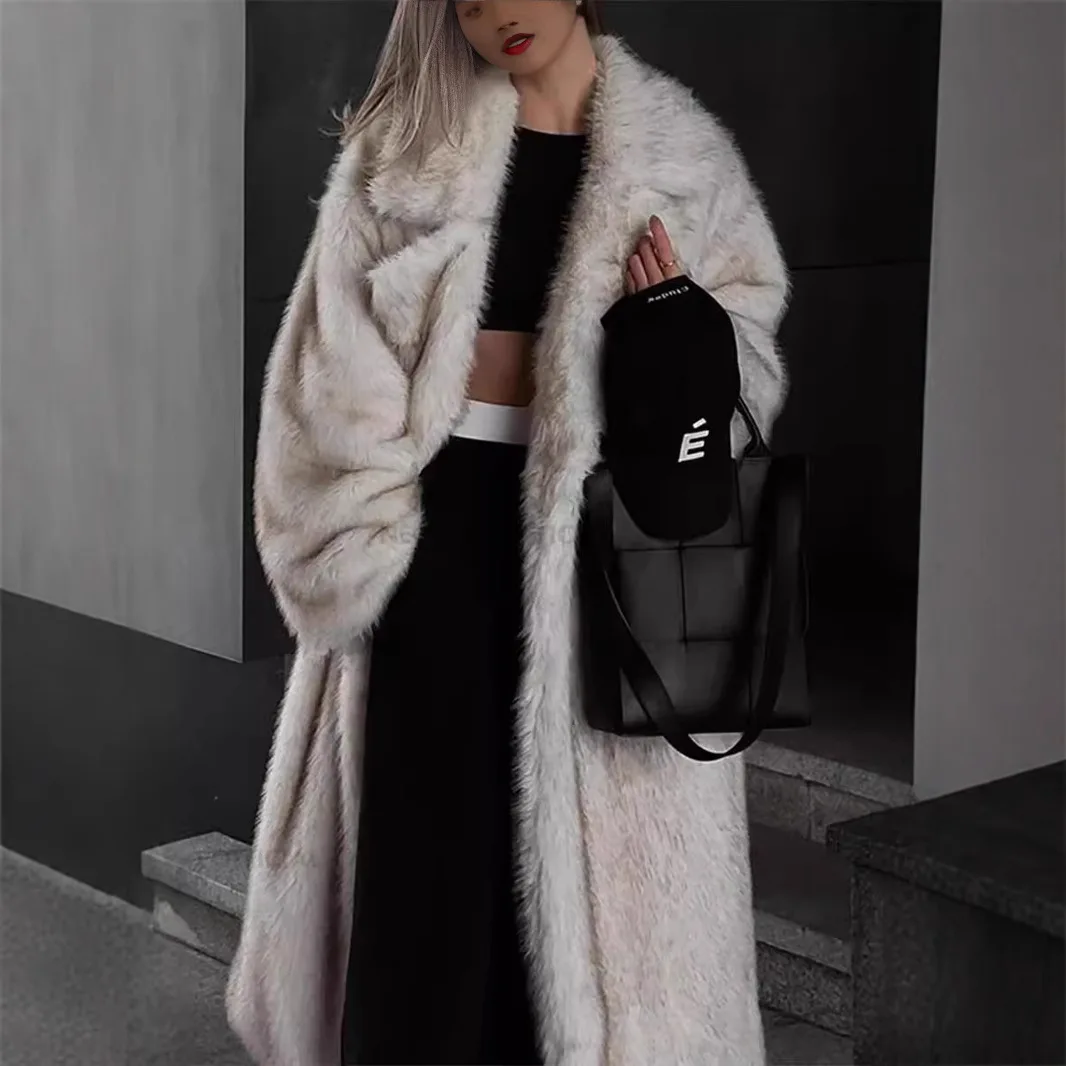 New Women Faux Fur Coat Loose Blazer Collar Extra Long Fox Fur Overcoat European American Street Style Winter Fashion Outerwear
New Women Faux Fur Coat Loose Blazer Collar Extra Long Fox Fur Overcoat European American Street Style Winter Fashion Outerwear