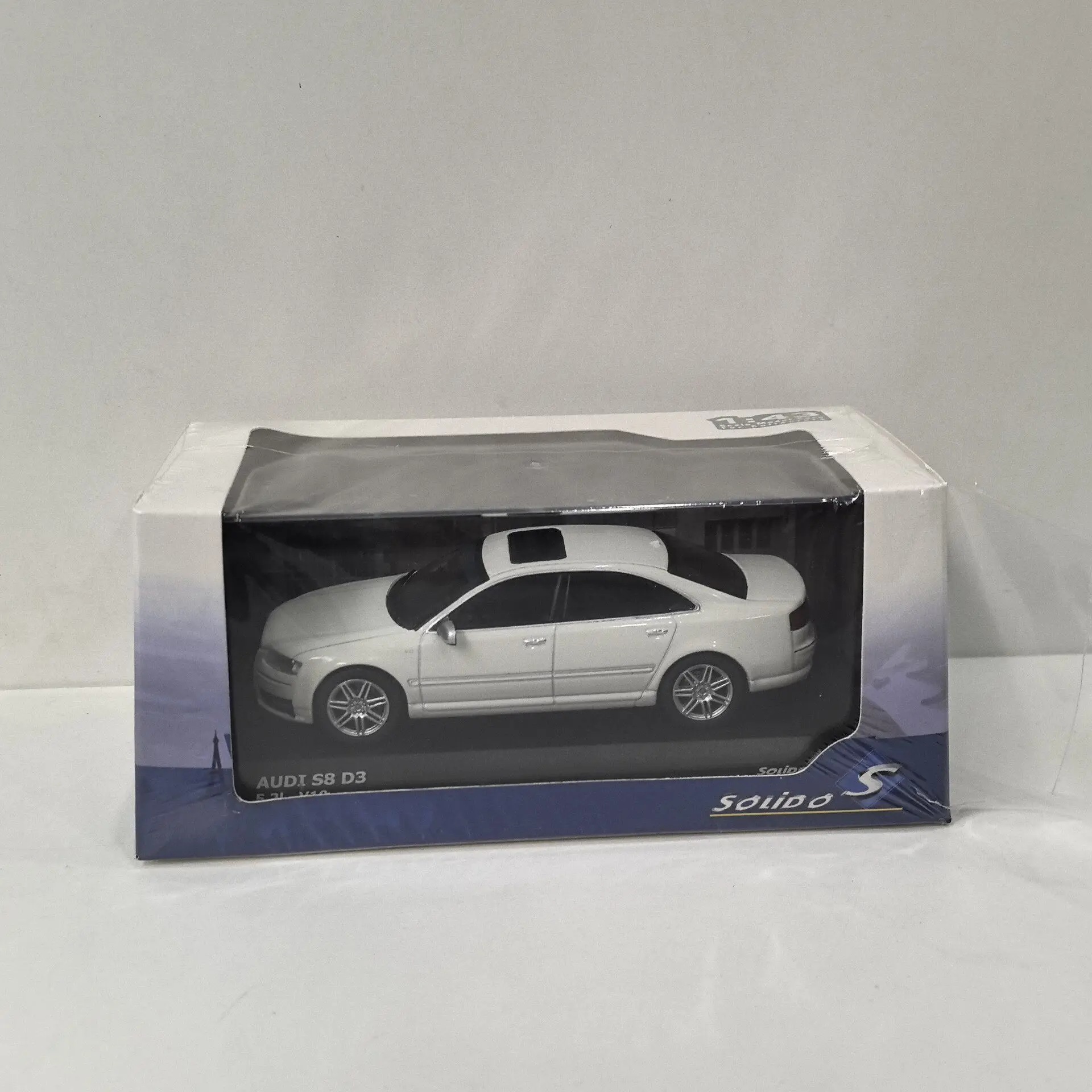 Box Cracking Diecast SOLIDO 1/43 Scale AUDI S8 D3 V10 25 Alloy Car Model
Box Cracking Diecast SOLIDO 1/43 Scale AUDI S8 D3 V10 25 Alloy Car Model